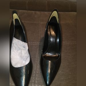 Micheal Kors size 11 in Navy Blue